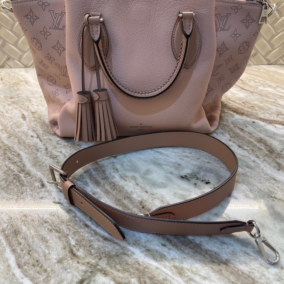 LOUIS VUITTON HAUMEA - Picture 7 of 12